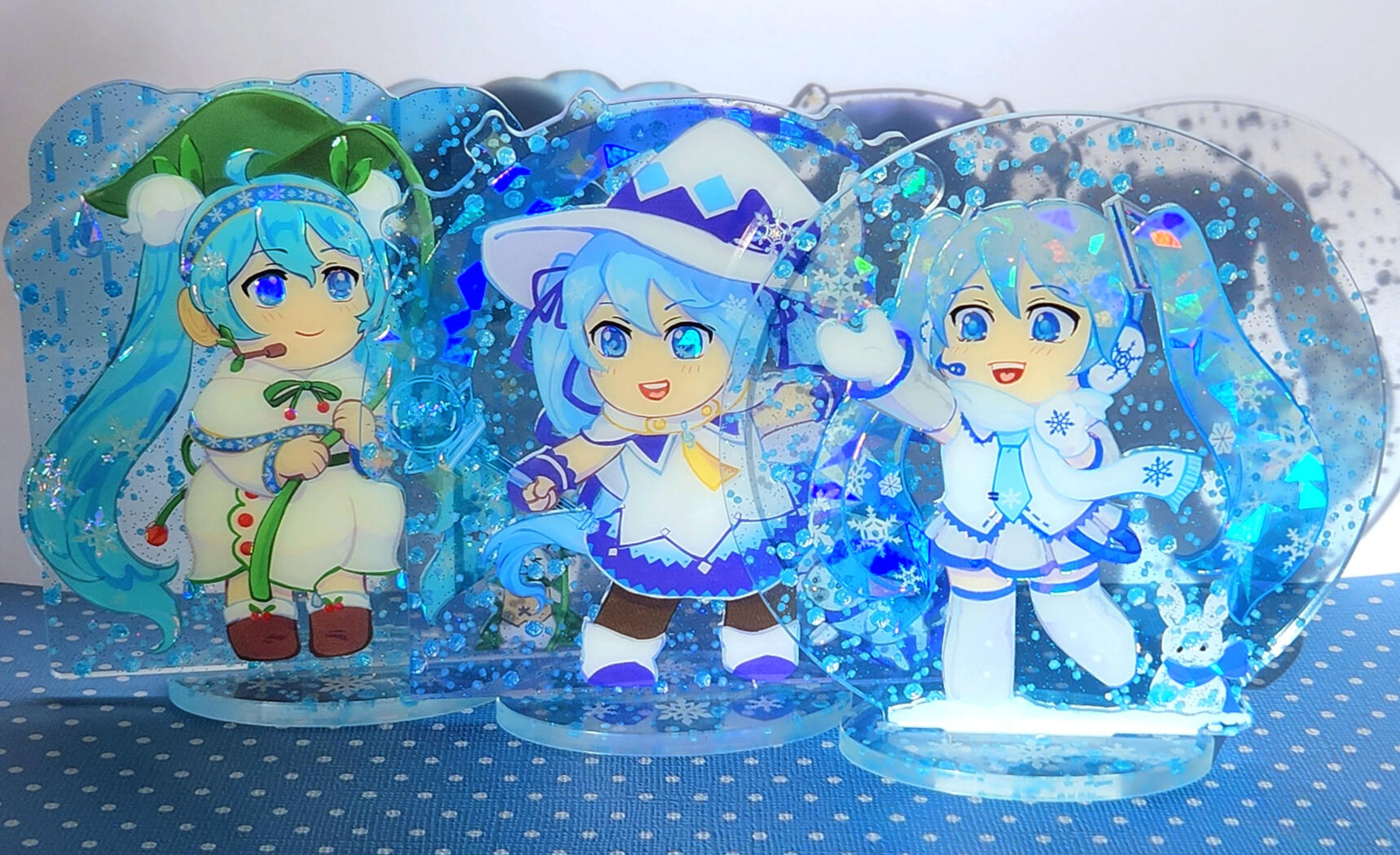 Snow Miku Crackle Foil Stands (fanart)
